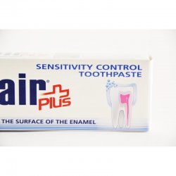 Зубна паста BIOREPAIR SENSITIVE Teeth PLUS "Професійної позбавлення від чутливості"
